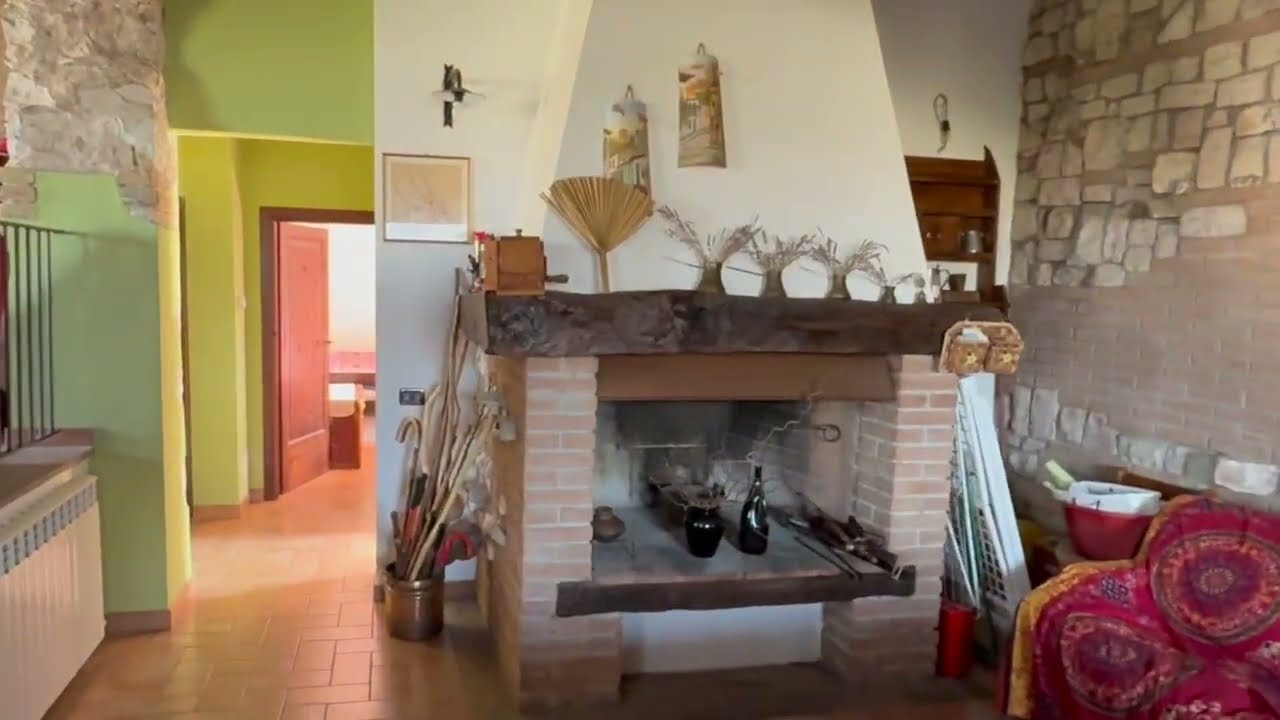 Villetta Morello  è una villetta in eccellenti condizioni con vista sugli Appennini marchigiani.