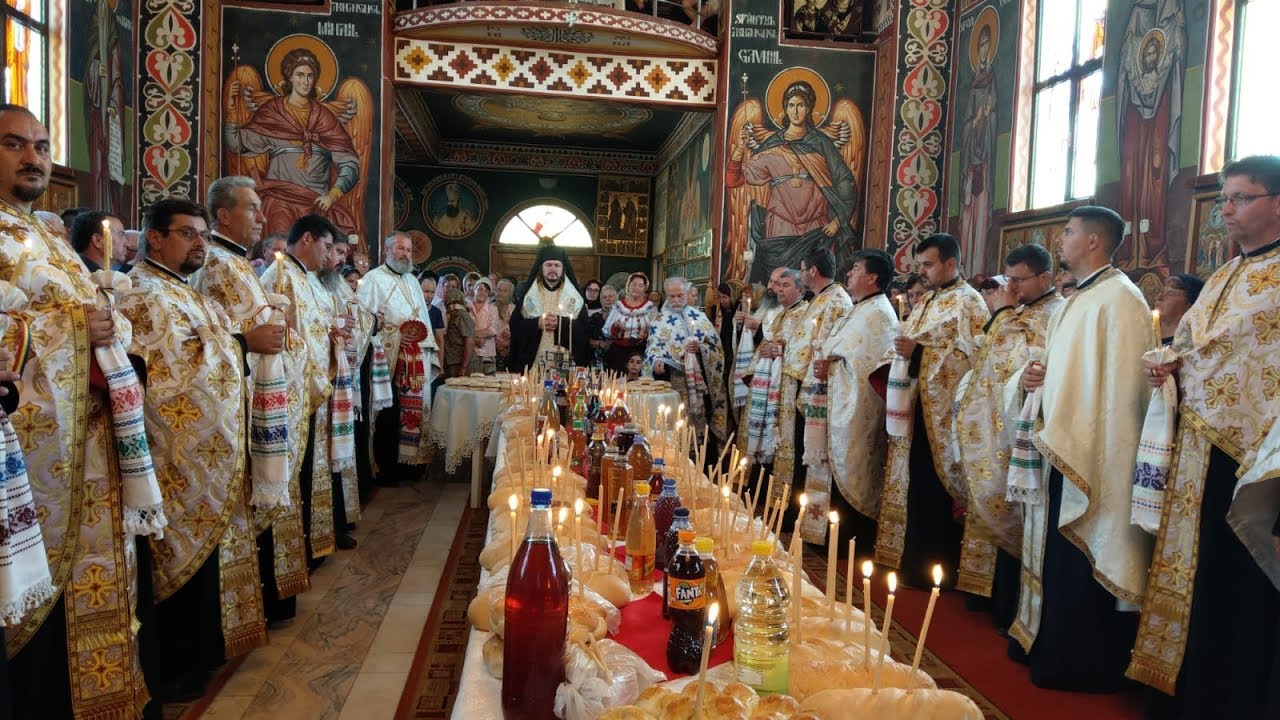 PS Veniamin, savarsind Slujba Vecerniei si Litiei la Biserica ”Sf.Ap.Petru si Pavel” din Satul Nou