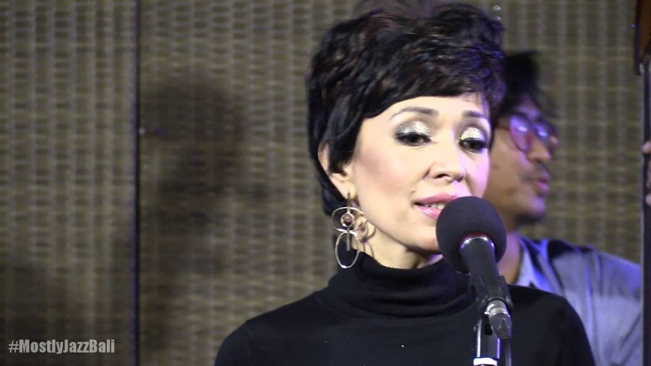 Indra Lesmana & Friends ft. Syaharani - Blue Moon @ Mostly Jazz in Bali 14/08/2016 [HD]