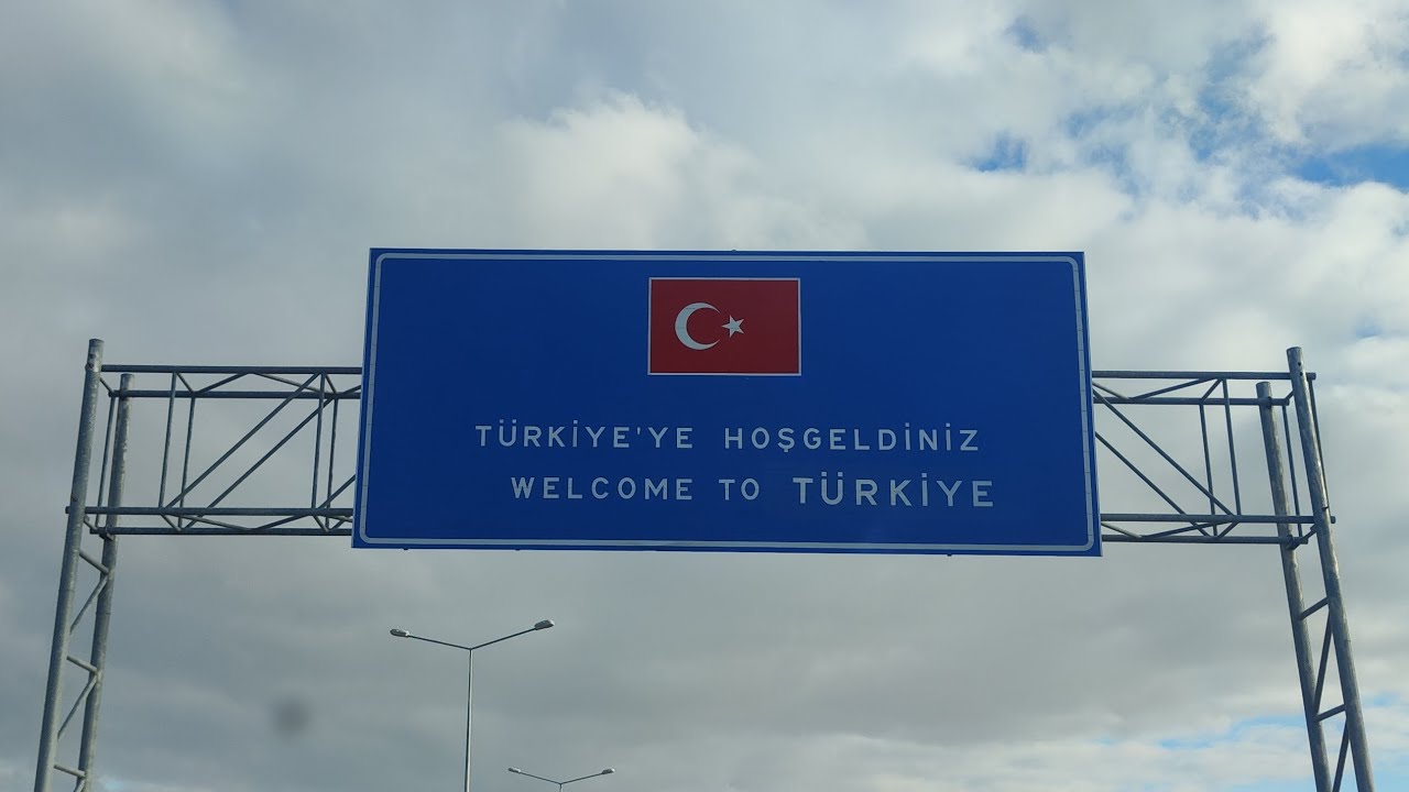 KAPTANINIZ KONUŞUYOR - ÇAMURLARA BATTIK-YOLU KAPATAN TIR