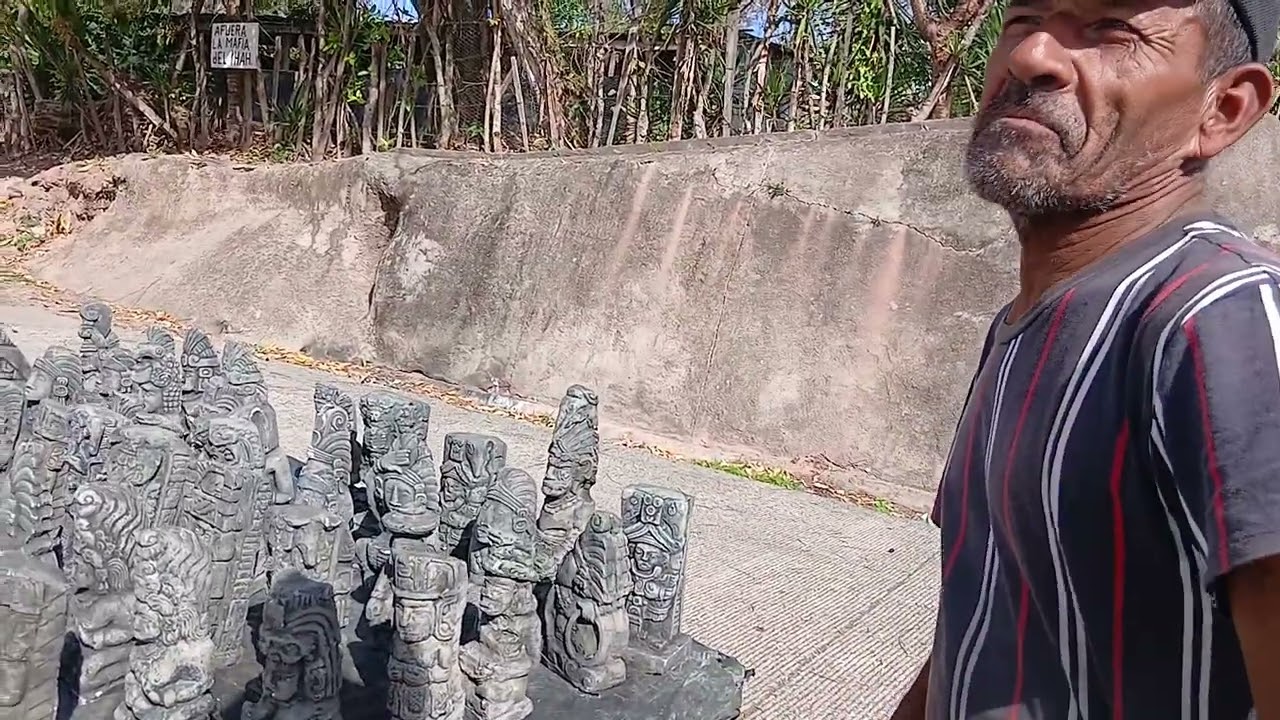 El señor Manuel el artesano de Copán Honduras