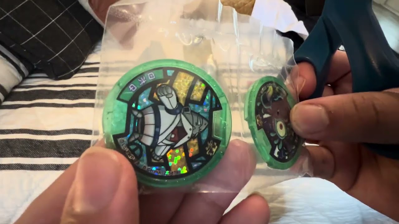 Unboxing yokai medal zero 1