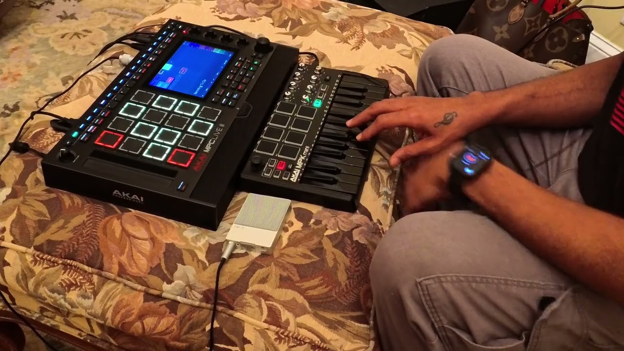 Lowkey made a quick banger using MPC live 3 in standalone mode 