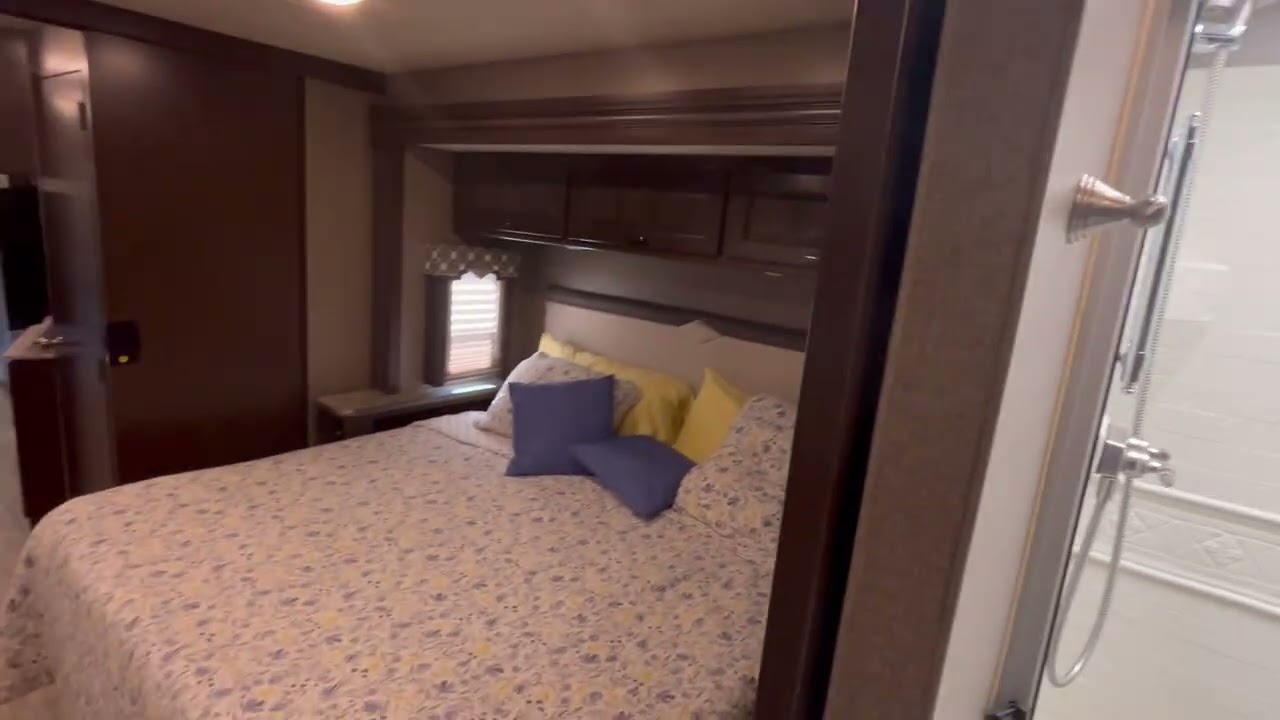 2020 Thor Motor Coach Hurricane 35M 36' 9