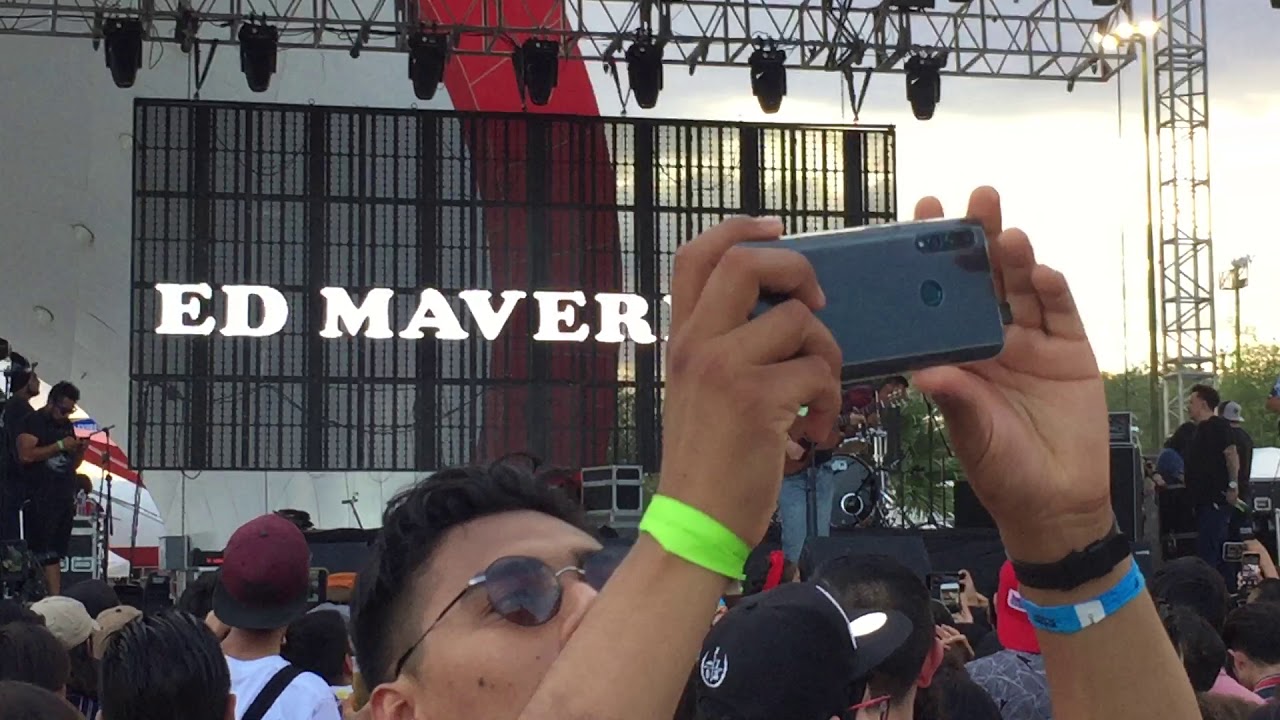 Ed Maverick Fuera de lugar - Quiero