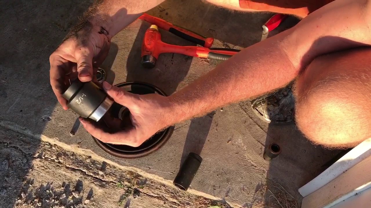 Geo metro rear wheel bearing replacement