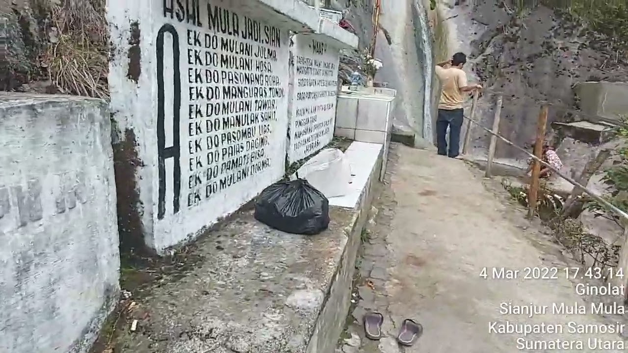 Pemandian Op. Raja Uti Batu Sawan di Gunung Pucuk Buhit