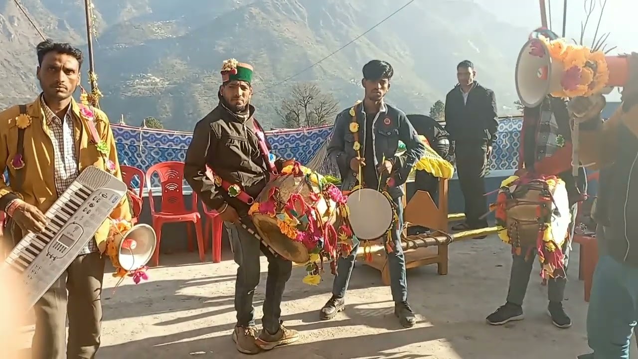 मां सरस्वती जौनसारी गढ़वाली दिनेश झनकार बैंण्ड उनियाल गांव 6395723107 9917307294