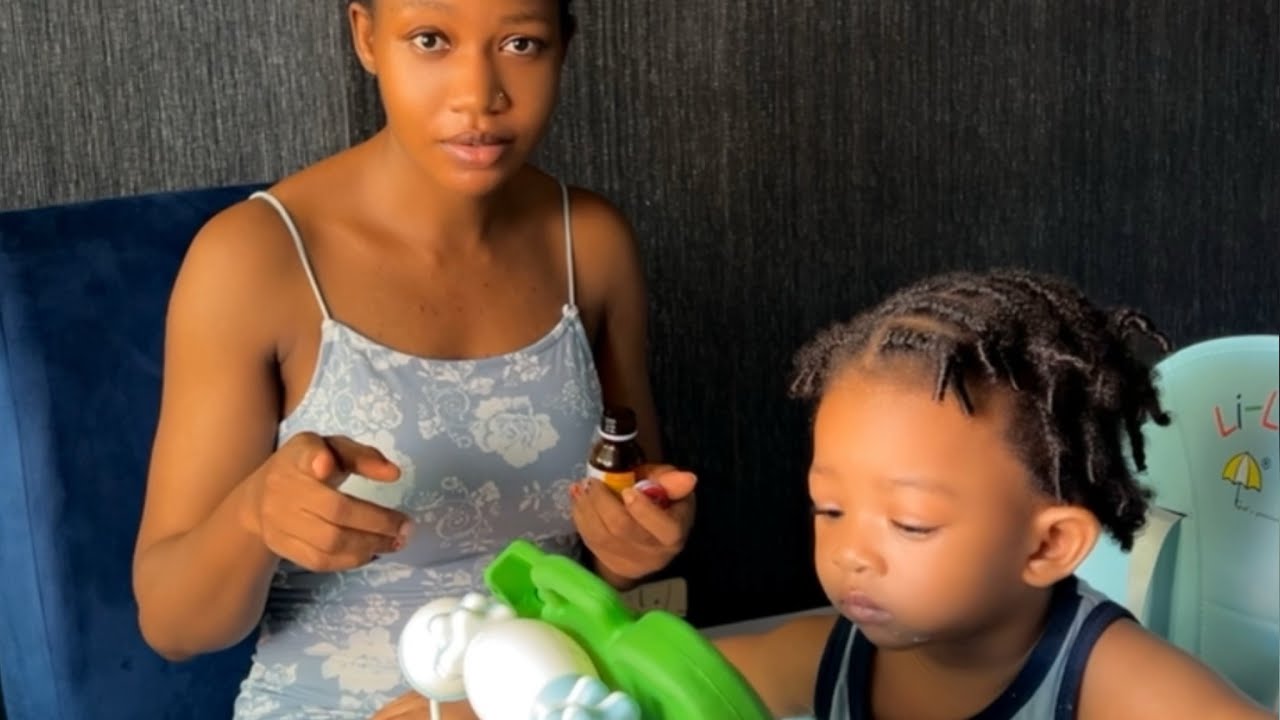 Моя малышка Муна болеет со вчерашнего дня, и мама старается держаться ради нас.