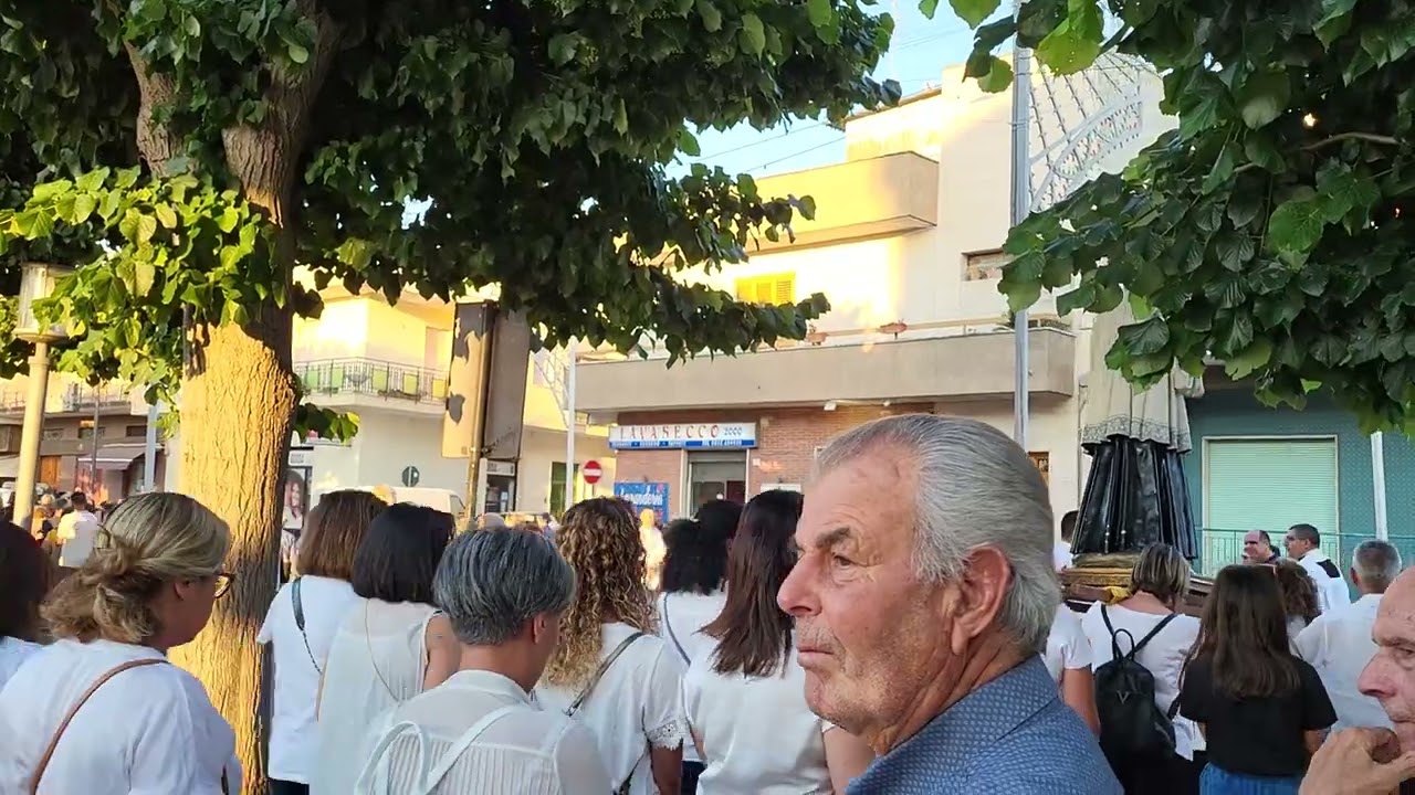 Lizzanello (Lecce) avvio processione di San Luigi Gonzaga 20 giugno 2022