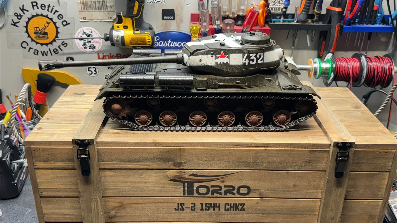 Torro Soviet IS2 RC Tank Unboxing