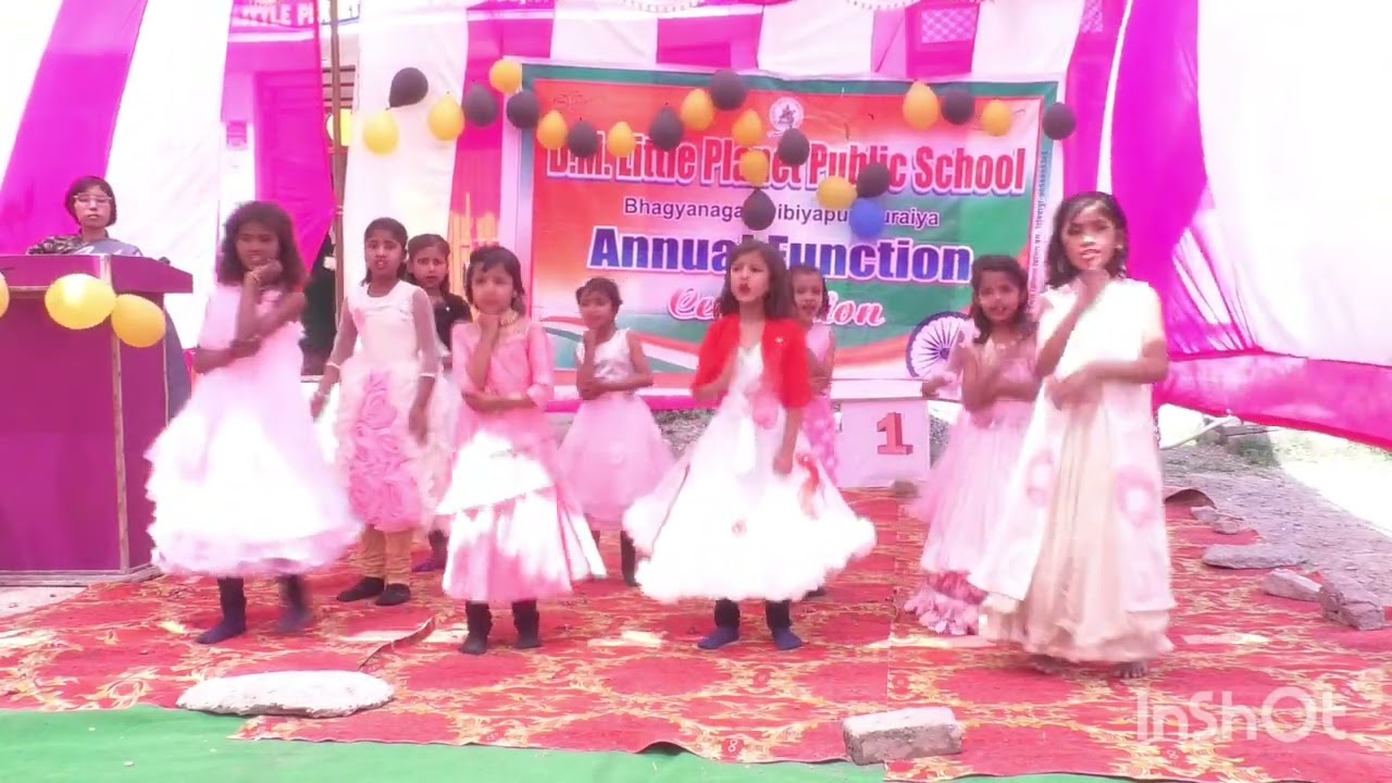 Annual function पर छा‌त्रों द्वारा सुन्दर प्रदर्शन
