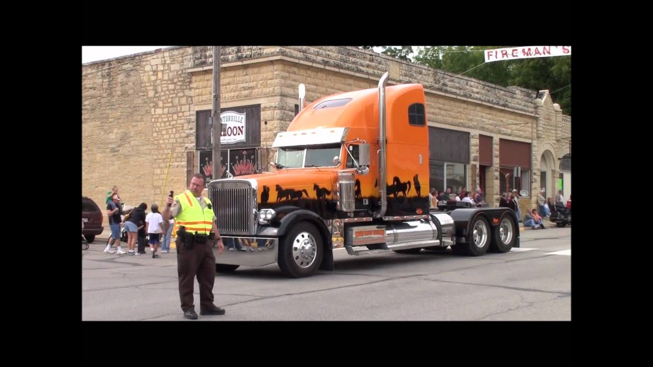 Ultimate USA Truck Convoy Parade
