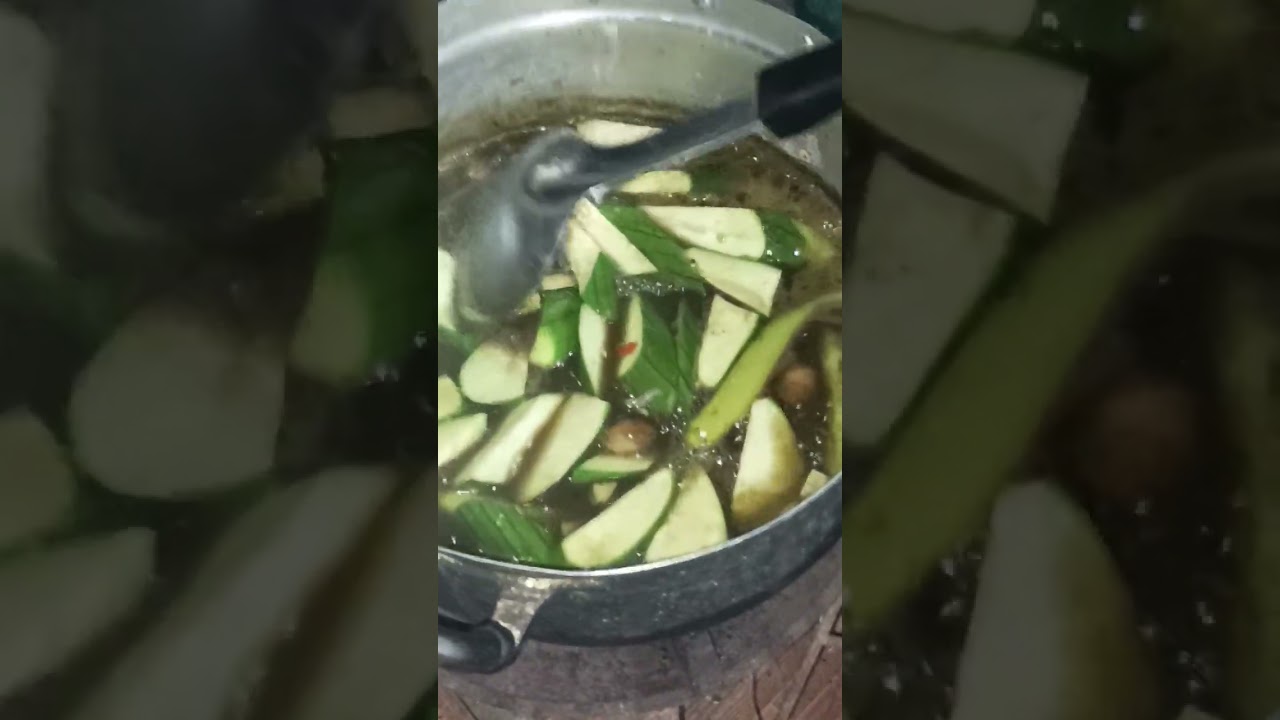 แกงหน่อไม้กินยามแลงจร้า