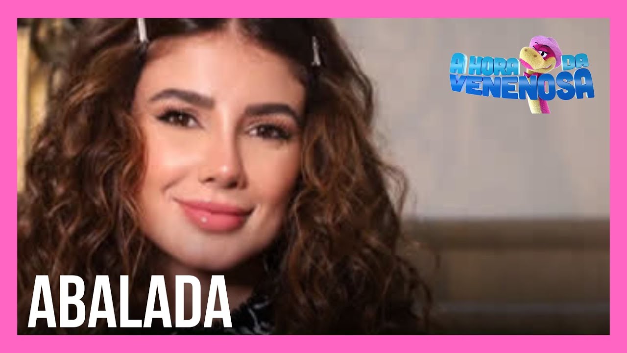 Paula Fernandes surge abatida após anunciar término de relacionamento