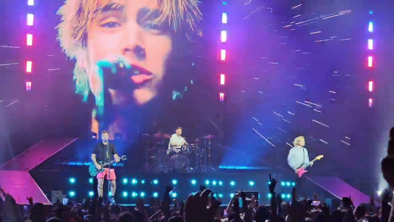 Busted, Live 27/09/2023. Opening, Air Hostess. O2, London.