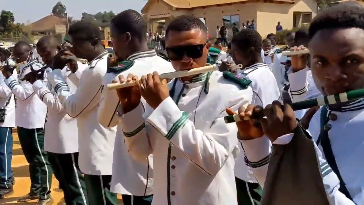 Dernier hommage du flûtiste du Haut-katanga chef Nathan à la mère de Kamalondo