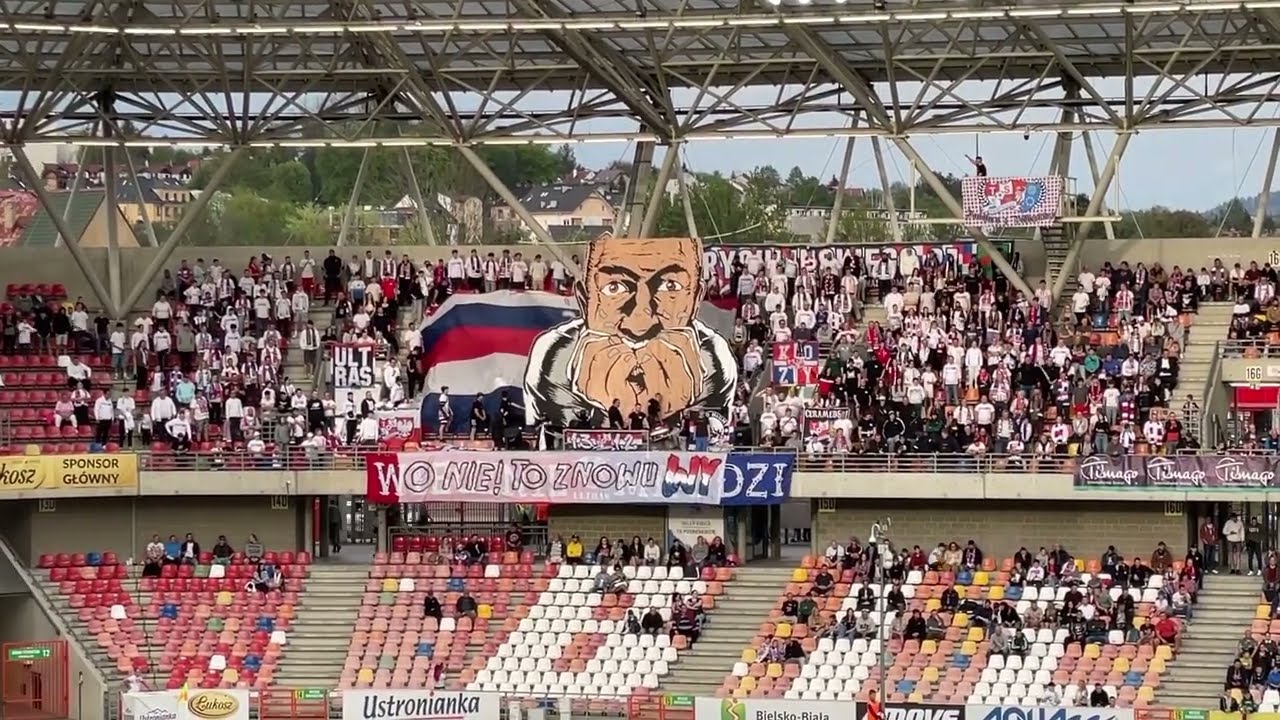 Oprawą kibiców TS Podbeskidzie na meczu z Polonią Warszawa