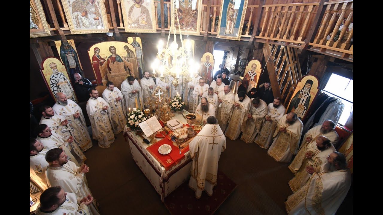 Liturghie arhierească la hramul Paraclisului 