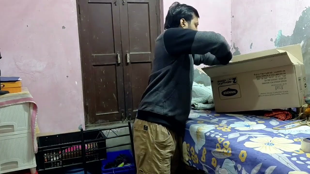 छोटे लाल वर्मा के द्वारा पिताजी के लिए  कपड़ा भेजा गया, भारतीय डाक सेवा के माध्यम से पार्सल