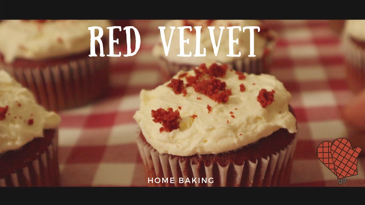 Red Velvet Cupcakes With Cream cheese Frosting // Moist & Fluffy