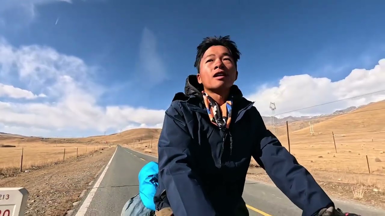 零零后小伙冬季骑行祁连山脉!零下10几度在外露营做饭吃 #vlog十亿流量扶持计划 #雪山🏔 #长途骑行