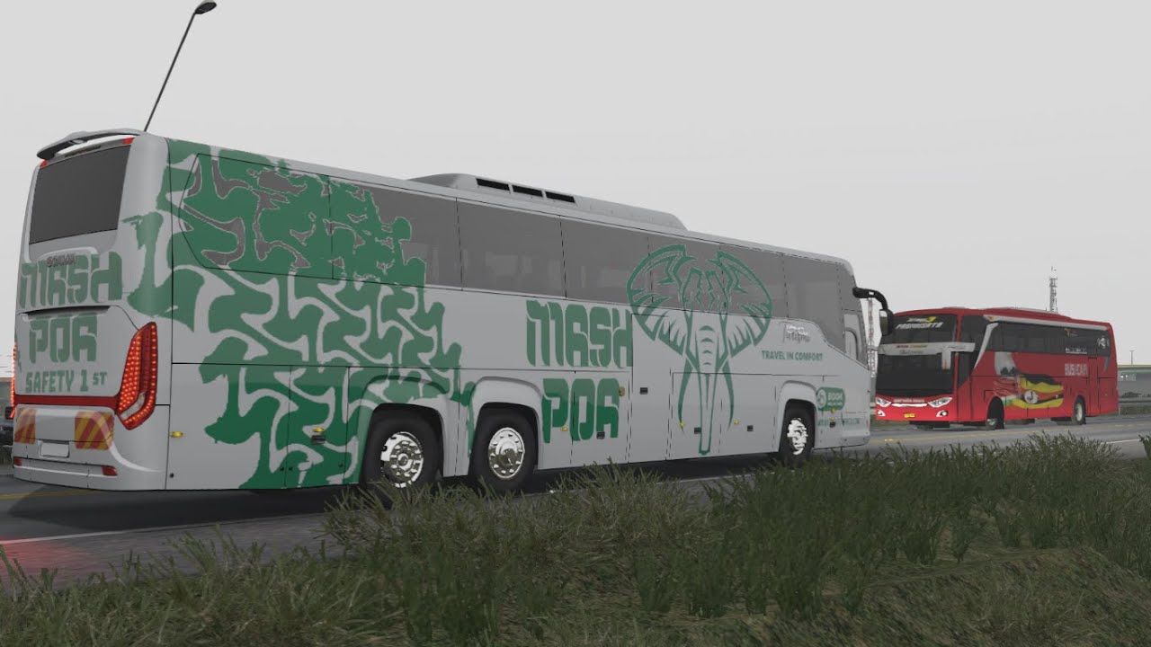 TWO MASH COOL BUSES RACE THROUGH THE HEAVY TRAFFIC