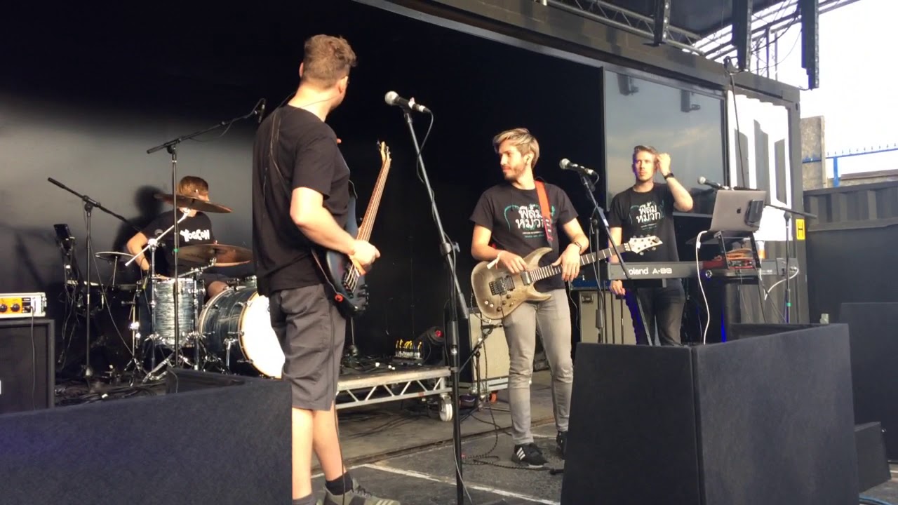 Mr Sam and the Dednutz Live at YogCon 2019 Frontrow 2019 08 03 19 18 10