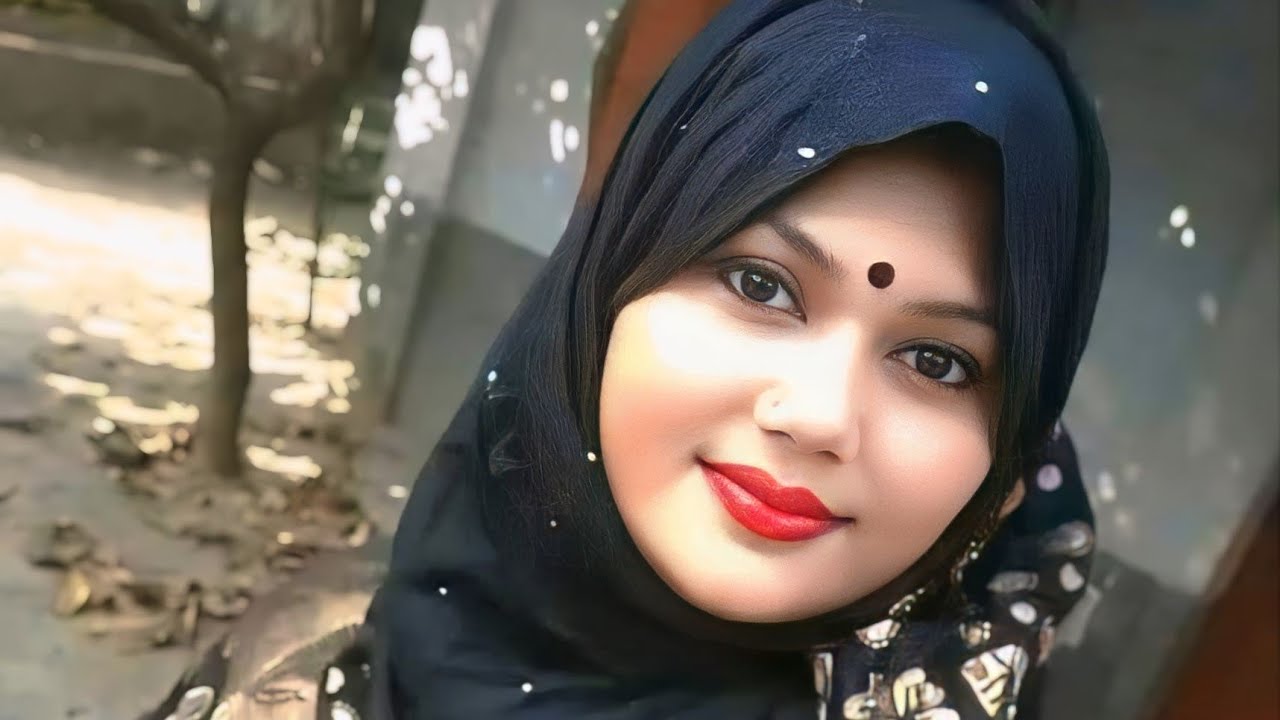 আমি লন্ডনে থাকি কিছুদিনের জন্য বাড়ি আসছি বেড়াতে আমার তিনতলা বাড়ি আছে । Raju Khan রাজু খান