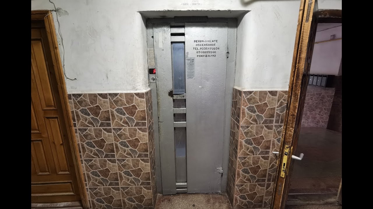 Old Modernized IFMA Traction Elevator@Strada Brailei Nr.187 Bl.A,Galați,Romania