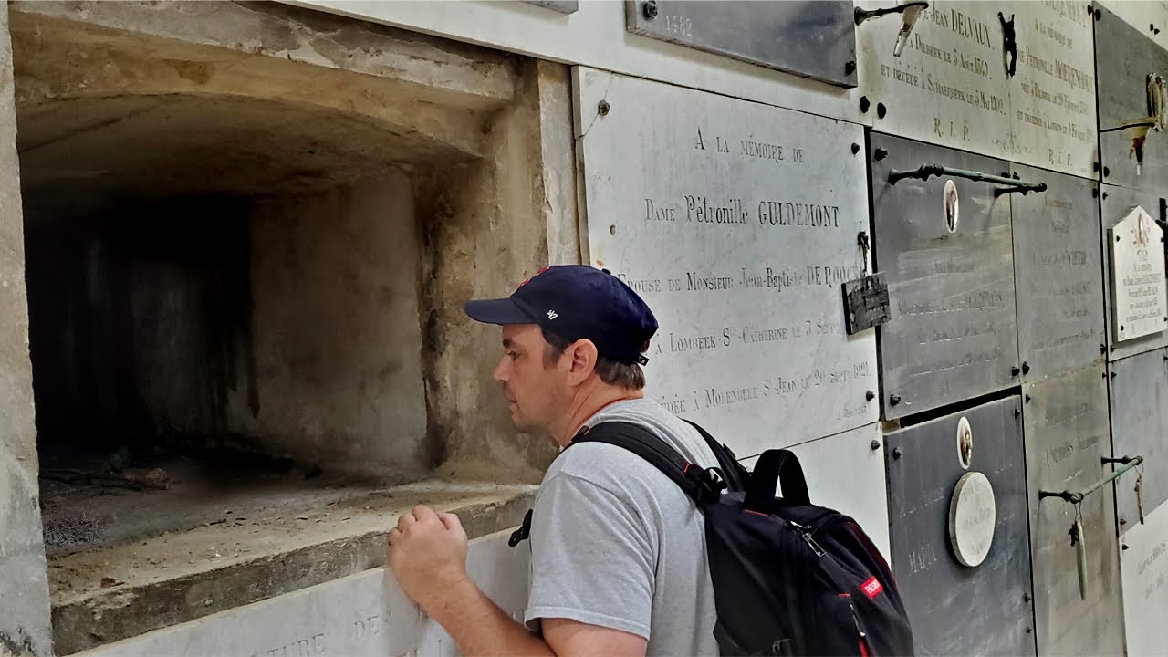 Maze of Underground Crypts Has Signs of Neglect