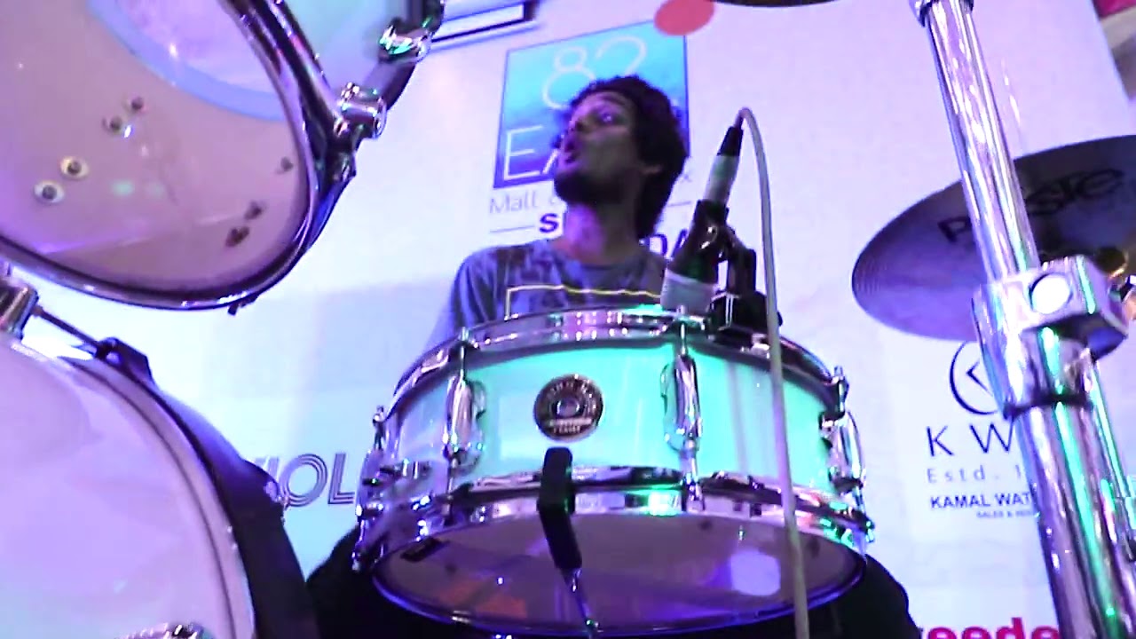 Cheliya Cheliya Gharshana Song Live Performance By  Yasaswi Kondepudi |YK CONCERT|