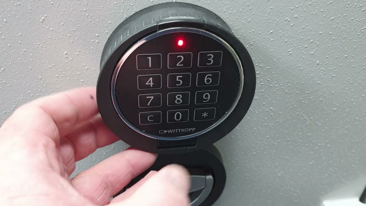 How to Change the Master Code & User Code on a Sussex 100K Digital Safe with  Wittkop Primor Lock