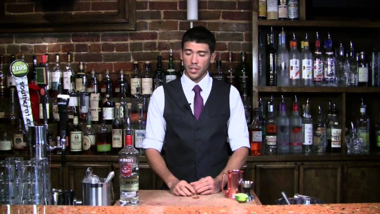 How to Make a Moscow Mule - Cocktail Tutorial - Cocktails U