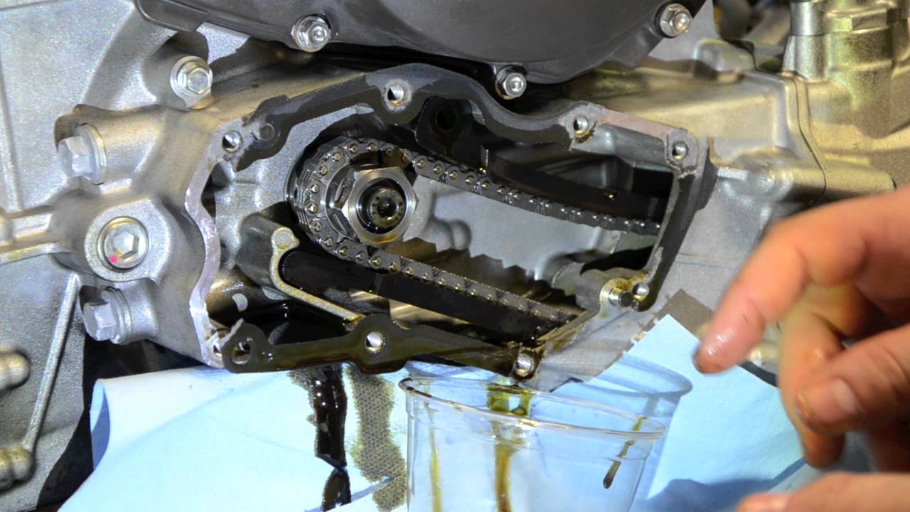 Triumph Daytona 675 - Engine Disassembly - Video4