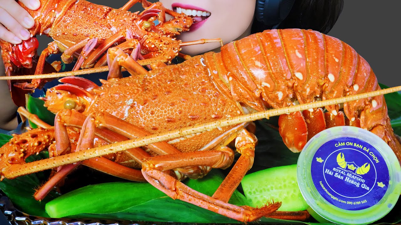 ASMR EATING GIANT WESTERN AUSTRALIAN LOBSTER , EATING SOUNDS | LINH ASMR