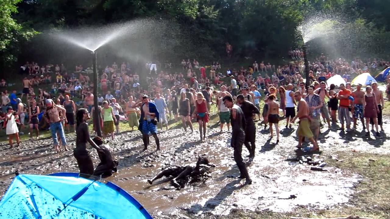 Ozora Festival 2011: People dancing in the mud 2