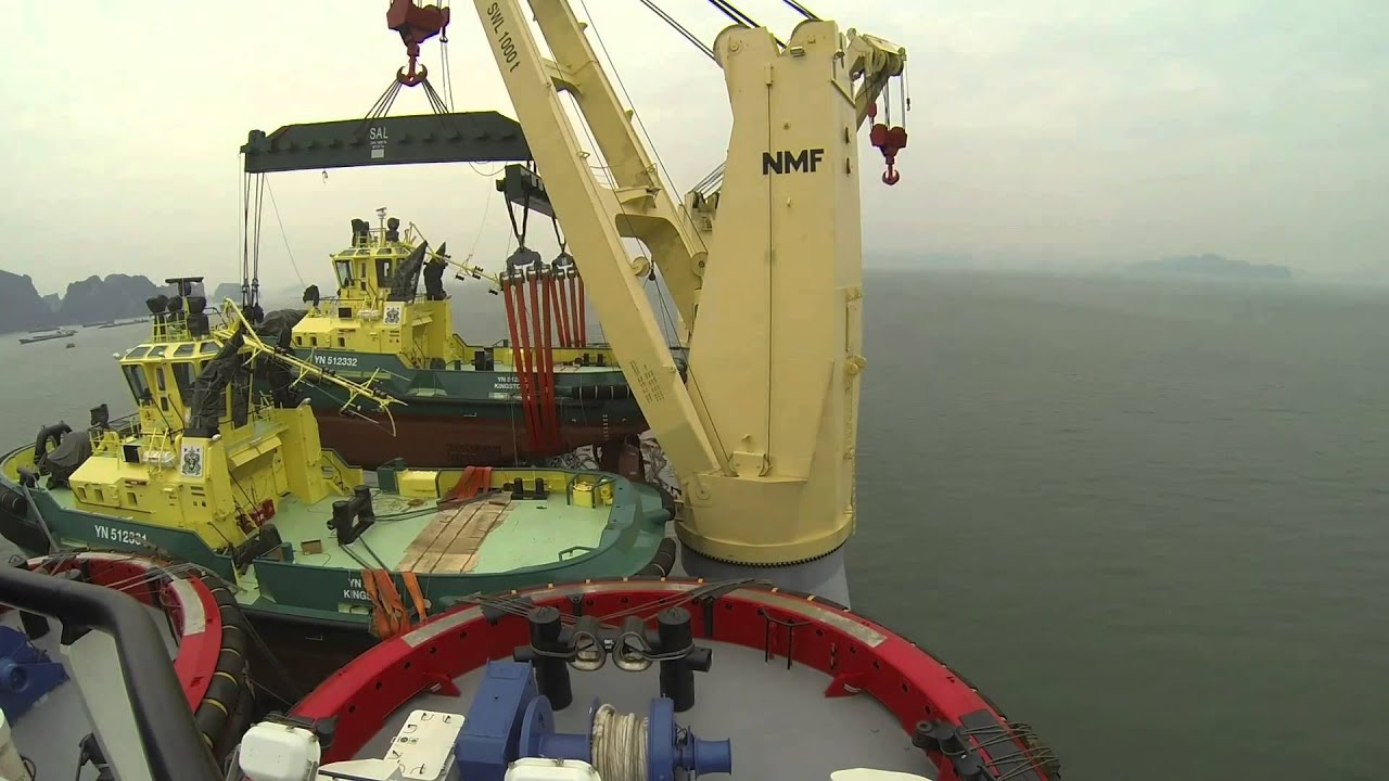 SAL: MV Svenja, Loading 8 Damen Tugs