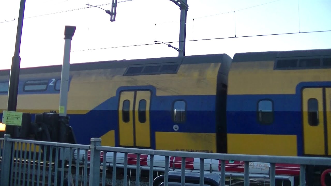 Spoorwegovergang Anna Paulowna//Dutch Railroad Crossing