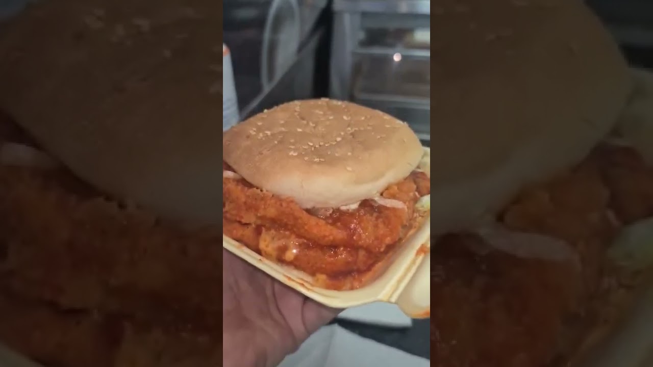 I Have Found Out A Place That Makes The Best Spicy Chicken Burger in Birmingham | DanishVlogsster