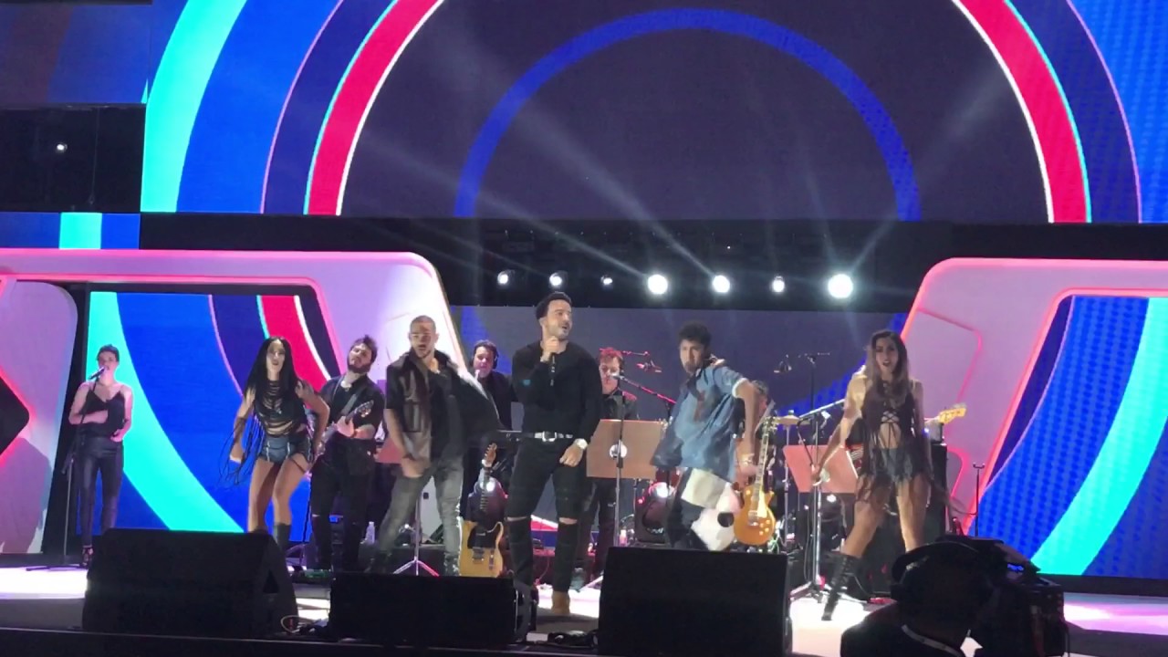 LUIS FONSI DESPACITO EN TENERIFE PREMIOS DIAL