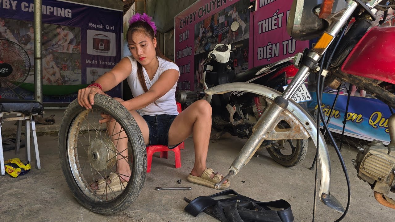 Talented girl: Repair motobike