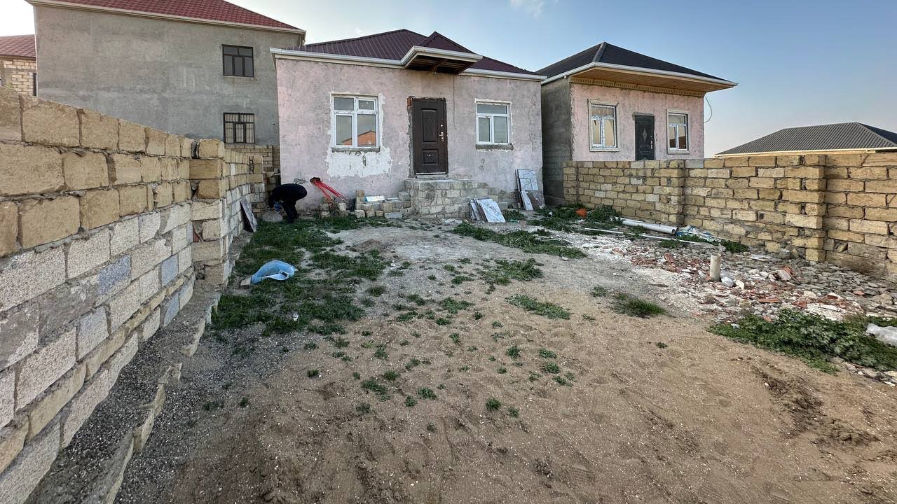 ƏLİM AŞAĞIDI. 35 000 AZN 1,5 SOTDA ŞƏXSİ TİKİLİ. TORPAĞIN ÇIXARIŞI İLƏ-070 641 56 57