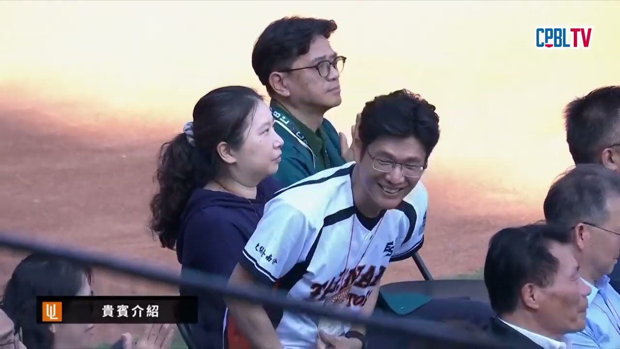 03/29 台鋼 VS 統一 賽前，歡迎獅迷總統賴清德與各方貴賓親臨現場，共同見證今日統一的開幕首戰