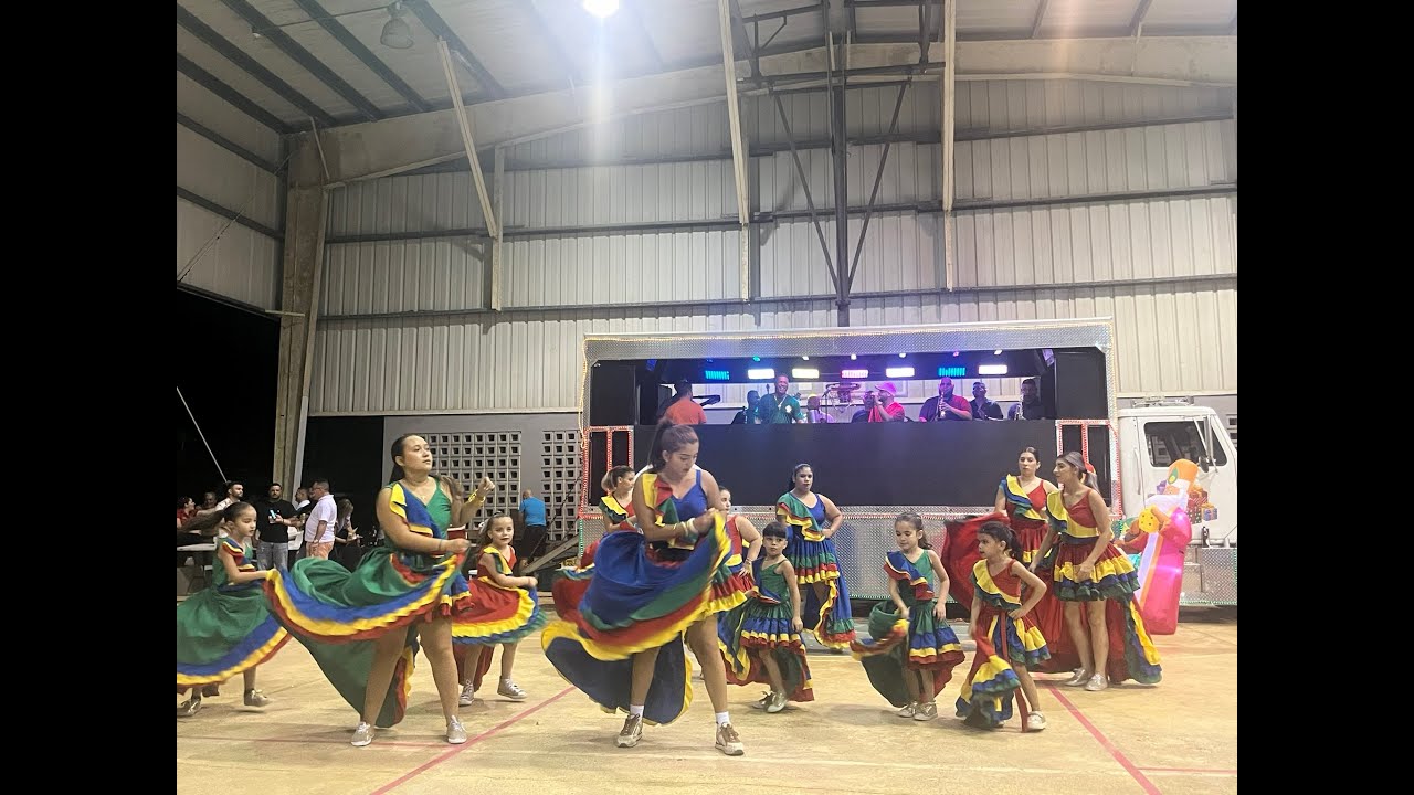 Disfutando con Parranda la Selecta en el festival de Reye de Naranjo