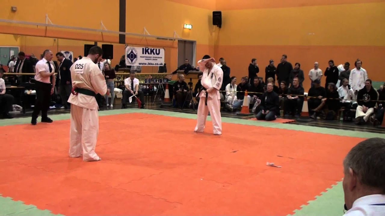 Blake Collins (BKK England) v Jonathan Glennon (IFK Ireland) FINAL Men's Novice Middleweight