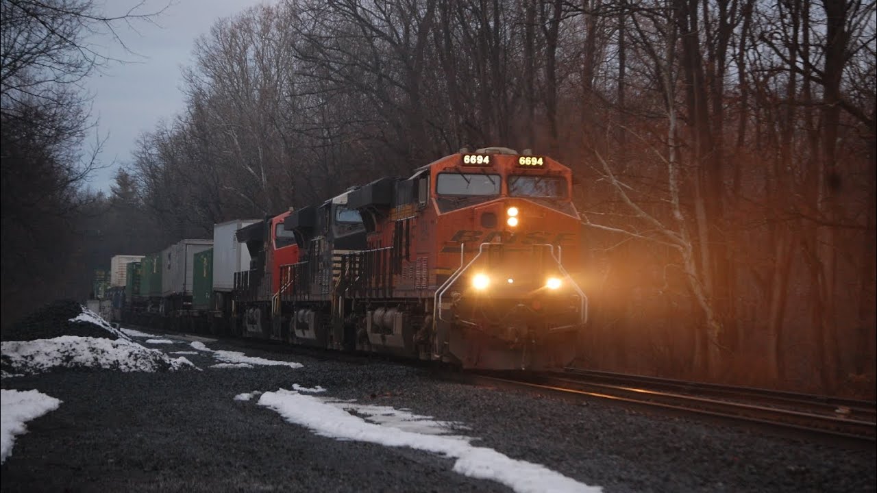 A Few Trains at Clinton, NJ | Ft. NS 24X with a BNSF Leader and CN Power