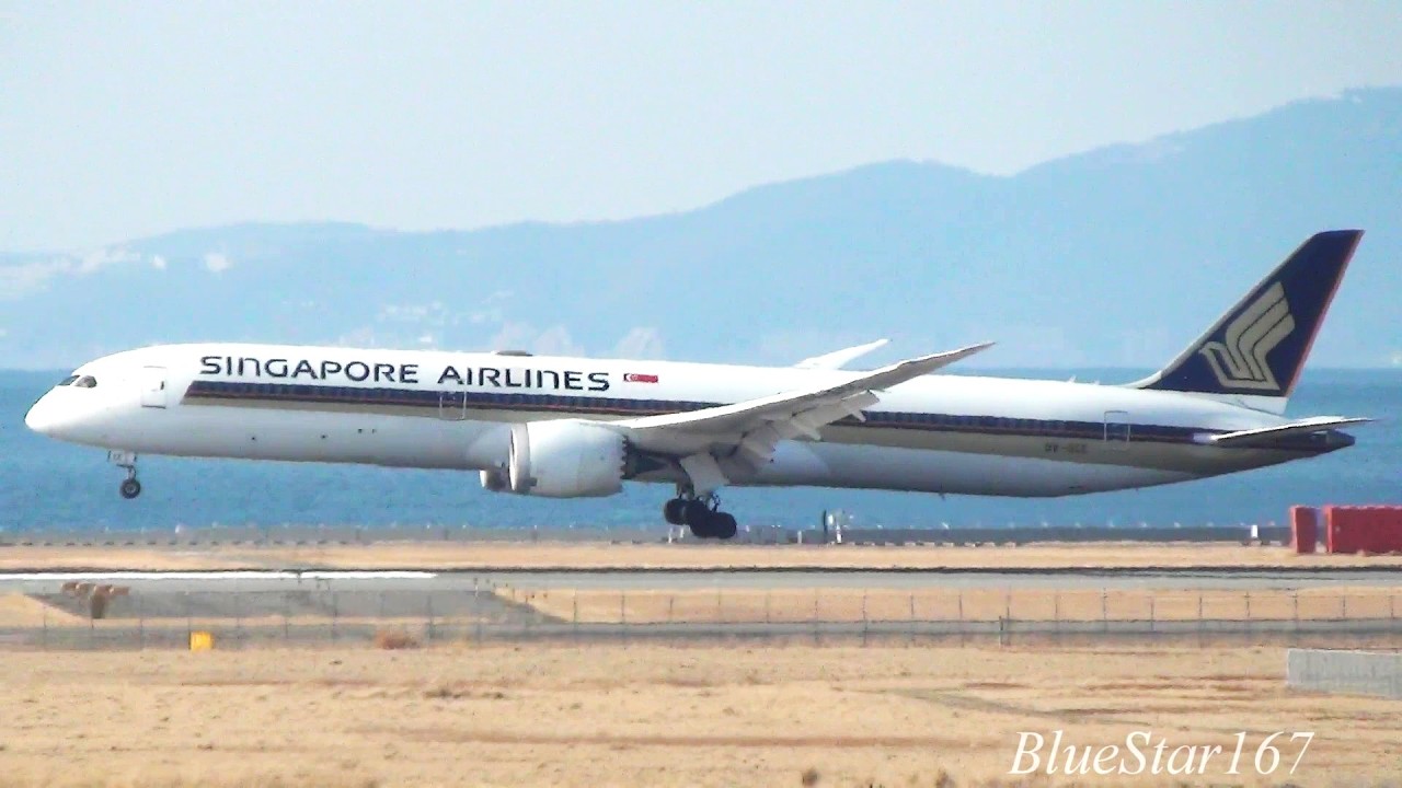 Singapore Airlines Boeing 787-10 (9V-SCE) landing at KIX/RJBB (Osaka - Kansai) RWY 24R