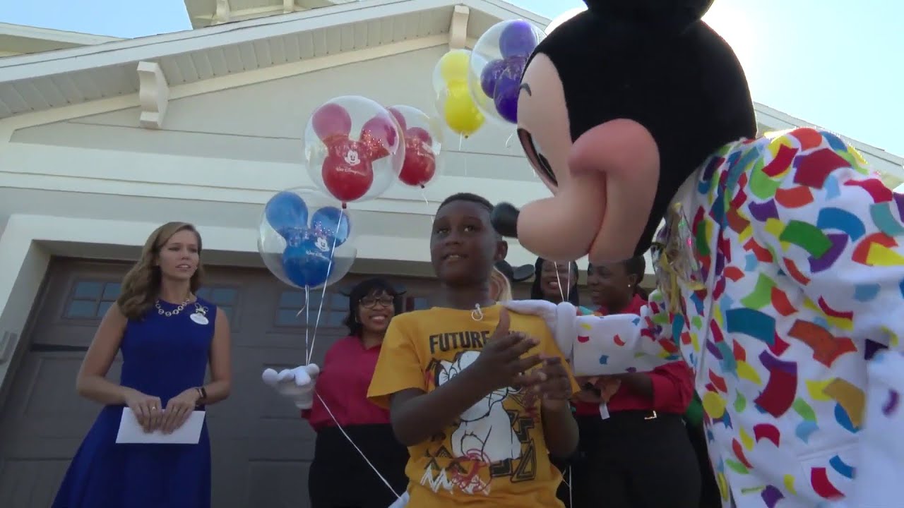 Boy who fed hurricane evacuees gets surprise from Disney