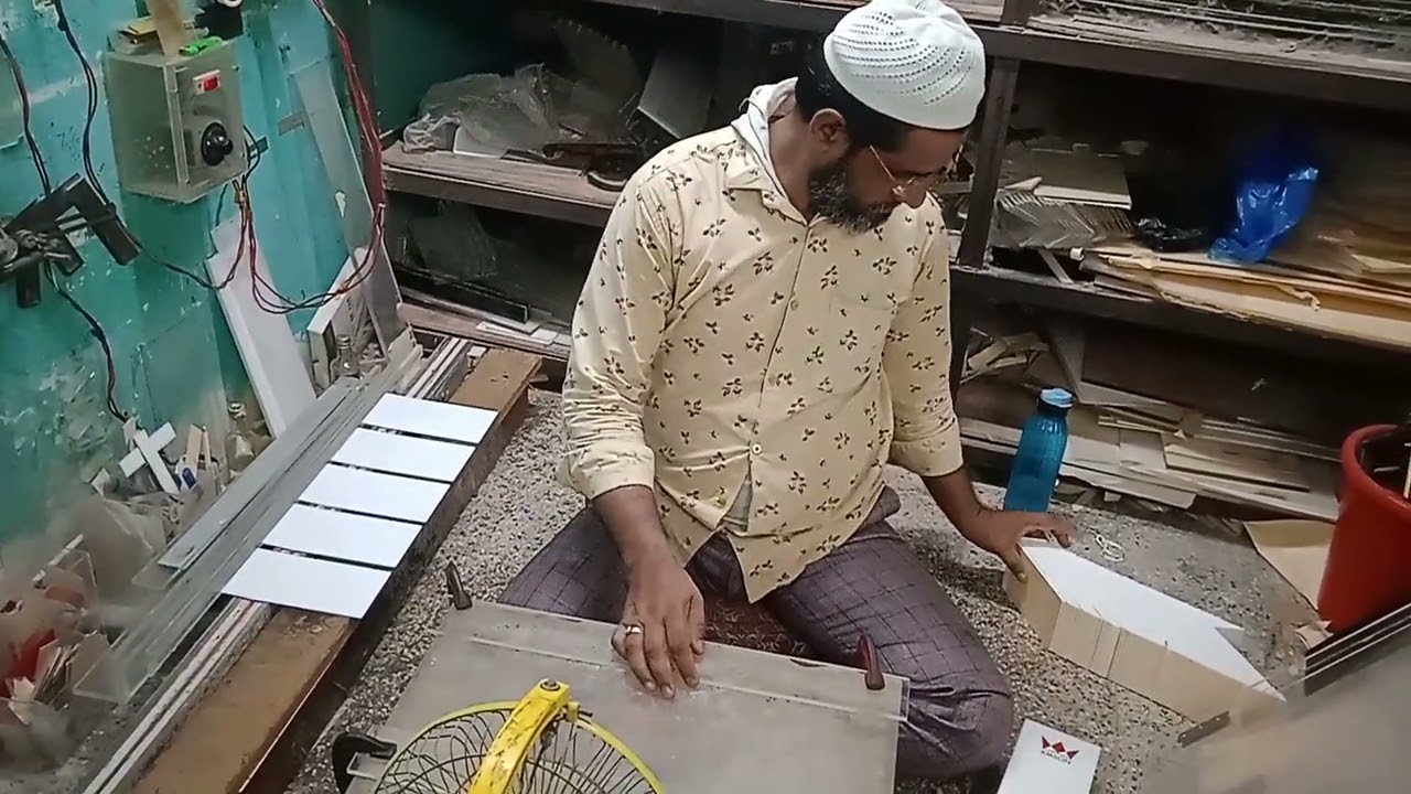 QR CODE STAND. ACRYLIC SHEET